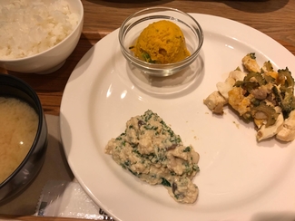 cafe-and-meal-muji